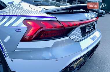 Купе Audi RS e-tron GT 2024 в 