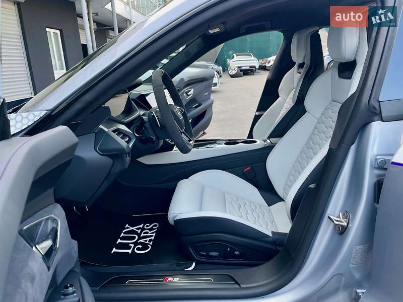 Купе Audi RS e-tron GT 2024 в Києві
