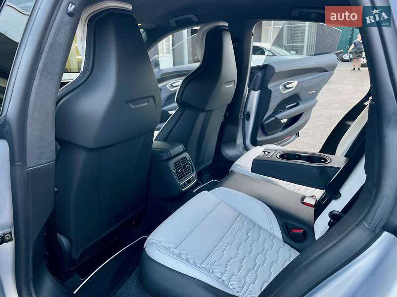 Купе Audi RS e-tron GT 2024 в Києві