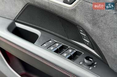 Купе Audi RS e-tron GT 2021 в 