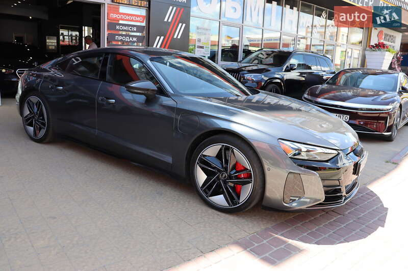 Купе Audi RS e-tron GT 2022 в Львове