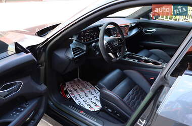 Купе Audi RS e-tron GT 2022 в 