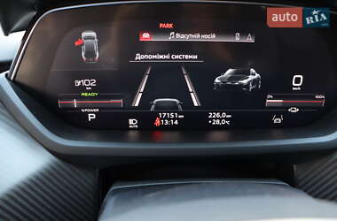 Купе Audi RS e-tron GT 2022 в 