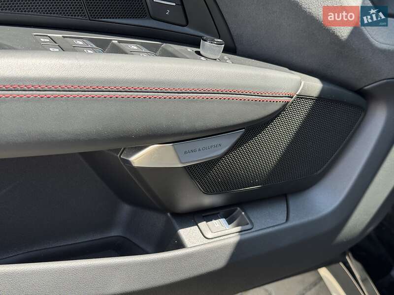 Купе Audi RS e-tron GT 2022 в Черновцах