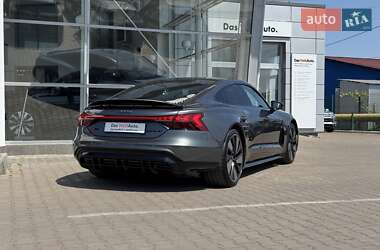Купе Audi RS e-tron GT 2022 в 