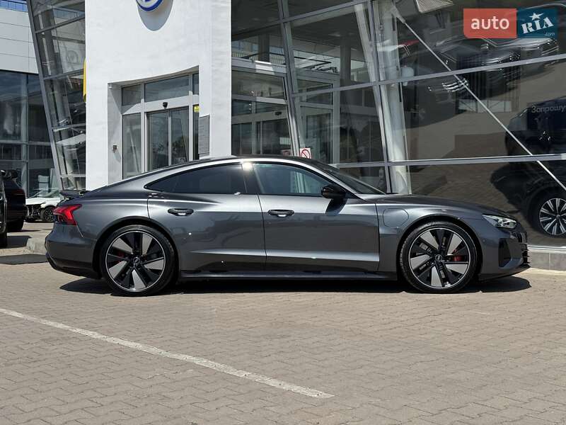 Купе Audi RS e-tron GT 2022 в Черновцах