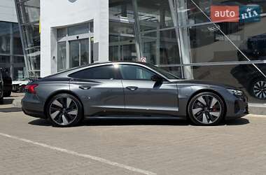 Купе Audi RS e-tron GT 2022 в 