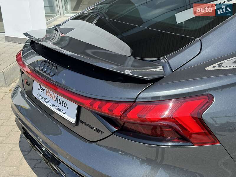Купе Audi RS e-tron GT 2022 в Черновцах