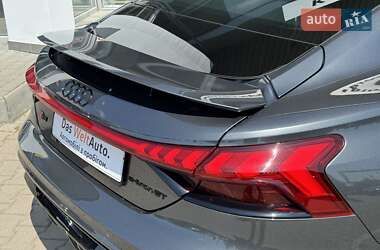 Купе Audi RS e-tron GT 2022 в 
