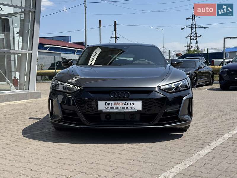 Купе Audi RS e-tron GT 2022 в Черновцах