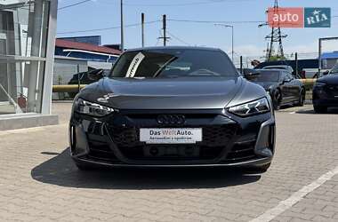 Купе Audi RS e-tron GT 2022 в 
