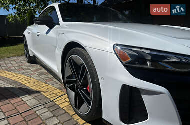 Купе Audi RS e-tron GT 2021 в 