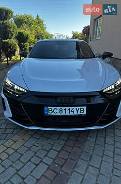 Купе Audi RS e-tron GT 2021 в 