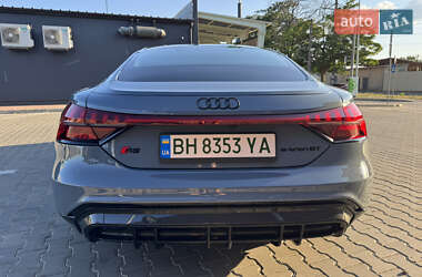 Купе Audi RS e-tron GT 2023 в 