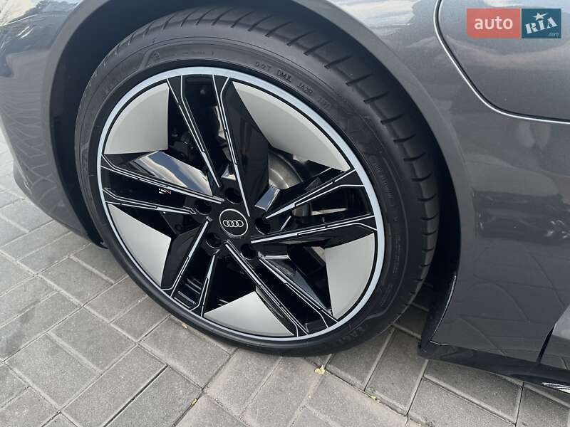 Купе Audi RS e-tron GT 2023 в Дніпрі