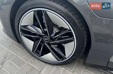 Купе Audi RS e-tron GT 2023 в 