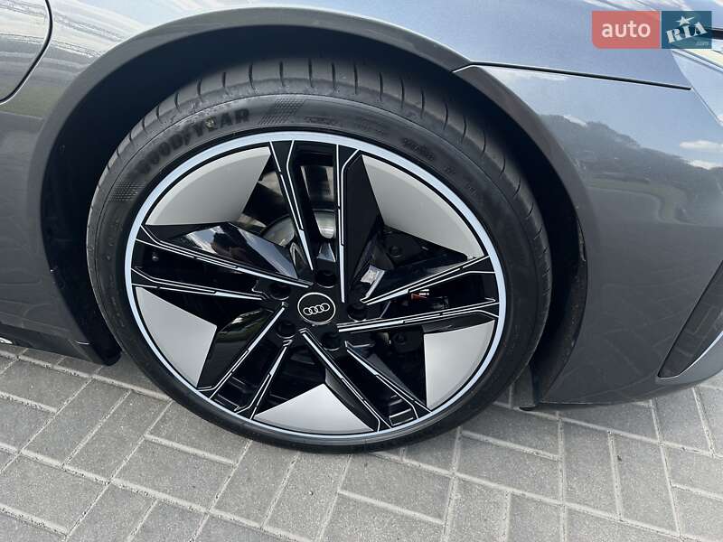 Купе Audi RS e-tron GT 2023 в Дніпрі
