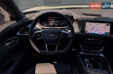 Купе Audi RS e-tron GT 2022 в 