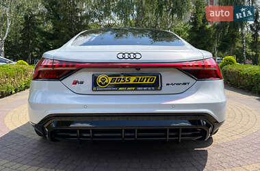 Купе Audi RS e-tron GT 2021 в 