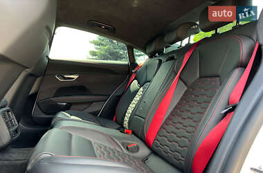 Купе Audi RS e-tron GT 2021 в 