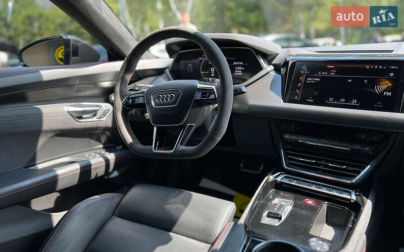 Купе Audi RS e-tron GT 2021 в Львові