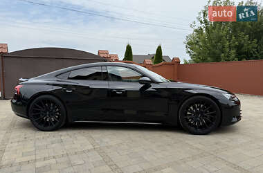 Купе Audi RS e-tron GT 2021 в 