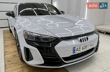 Купе Audi RS e-tron GT 2022 в 