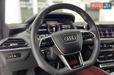 Купе Audi RS e-tron GT 2022 в 