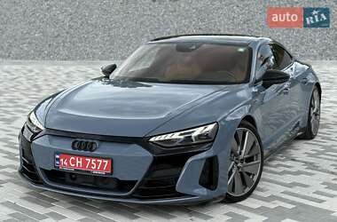 Купе Audi RS e-tron GT 2021 в 