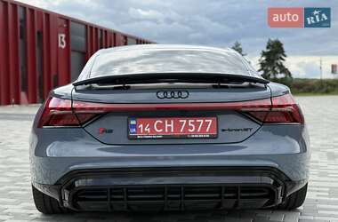 Купе Audi RS e-tron GT 2021 в 