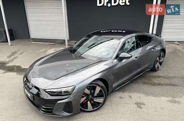 Купе Audi RS e-tron GT 2022 в 