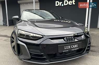 Купе Audi RS e-tron GT 2022 в 