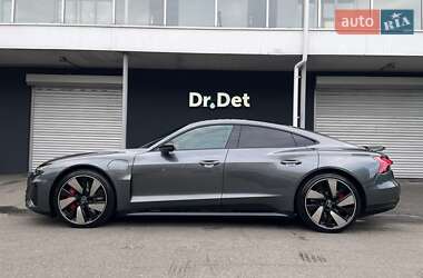 Купе Audi RS e-tron GT 2022 в 