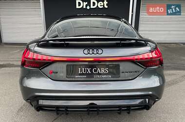 Купе Audi RS e-tron GT 2022 в 