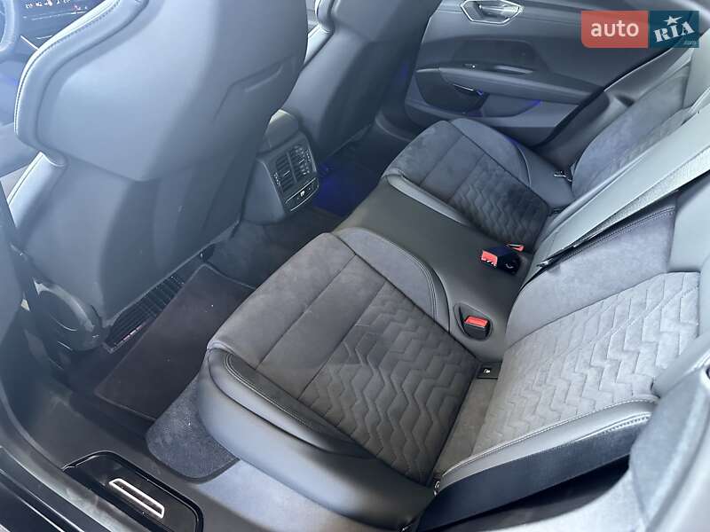 Купе Audi RS e-tron GT 2023 в Дніпрі
