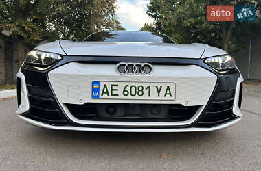 Купе Audi RS e-tron GT 2022 в 