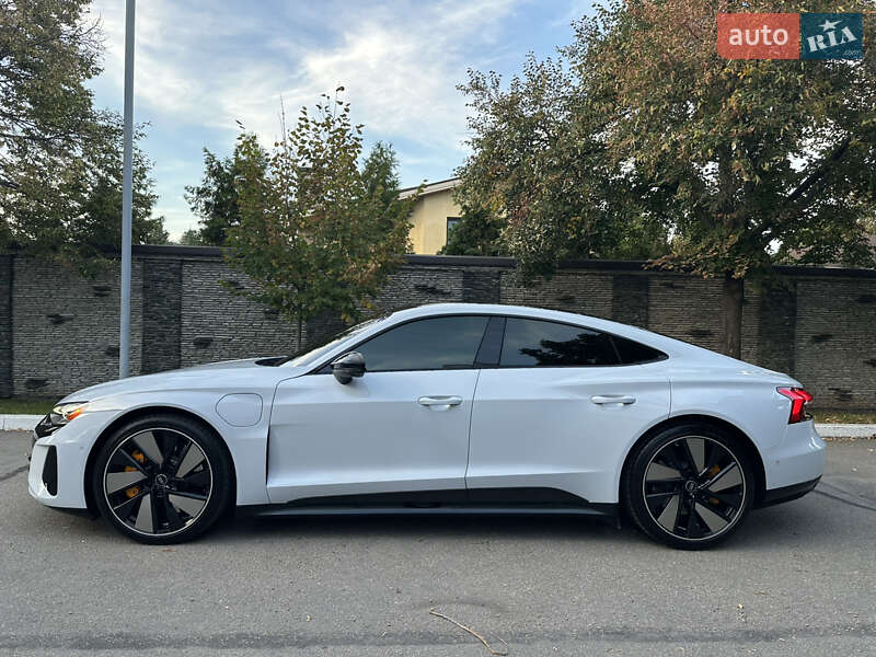 Купе Audi RS e-tron GT 2022 в Дніпрі