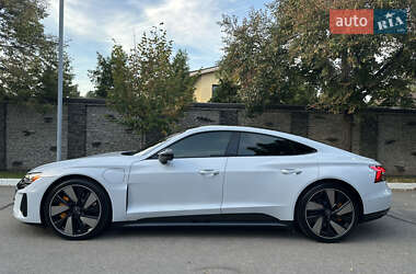 Купе Audi RS e-tron GT 2022 в 