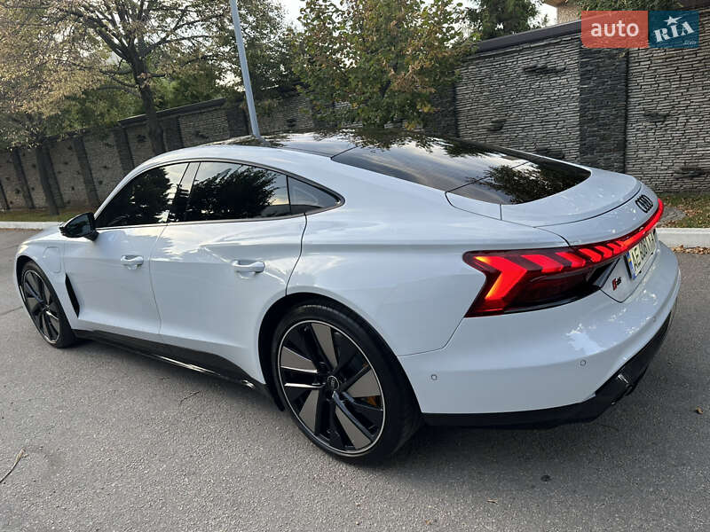 Купе Audi RS e-tron GT 2022 в Дніпрі
