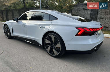Купе Audi RS e-tron GT 2022 в 