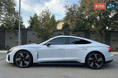 Купе Audi RS e-tron GT 2022 в 