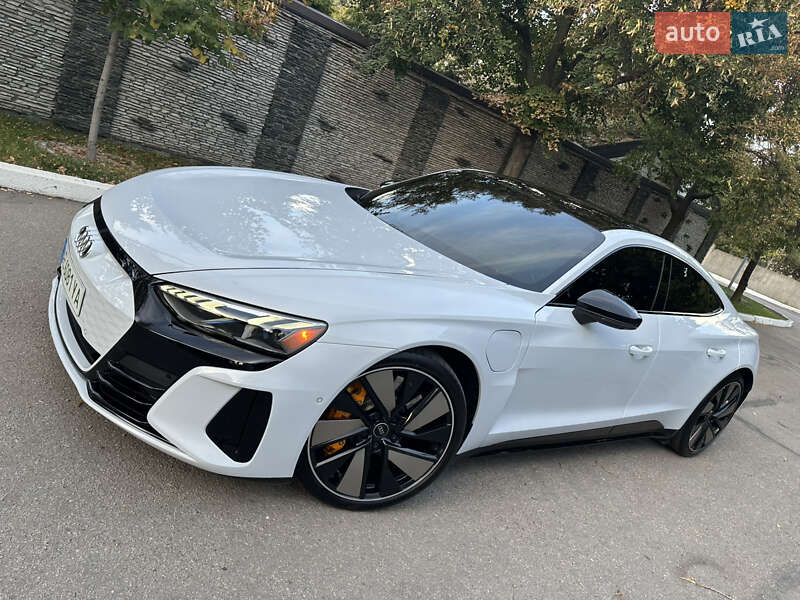 Купе Audi RS e-tron GT 2022 в Дніпрі