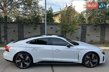Купе Audi RS e-tron GT 2022 в 