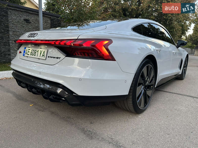 Купе Audi RS e-tron GT 2022 в Дніпрі
