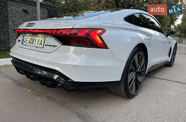 Купе Audi RS e-tron GT 2022 в 