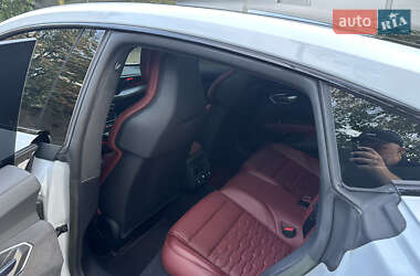 Купе Audi RS e-tron GT 2022 в 
