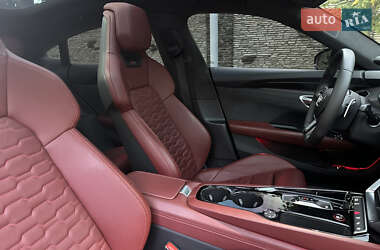 Купе Audi RS e-tron GT 2022 в 