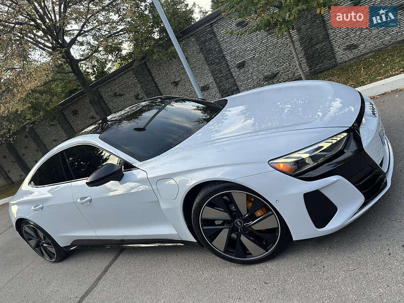 Купе Audi RS e-tron GT 2022 в Дніпрі