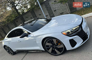 Купе Audi RS e-tron GT 2022 в 