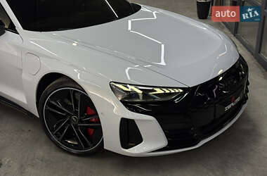 Купе Audi RS e-tron GT 2022 в 